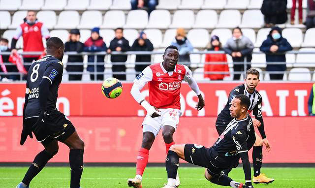 奇异果官网-格拉纳达连续两战不胜，排名下滑的简单介绍